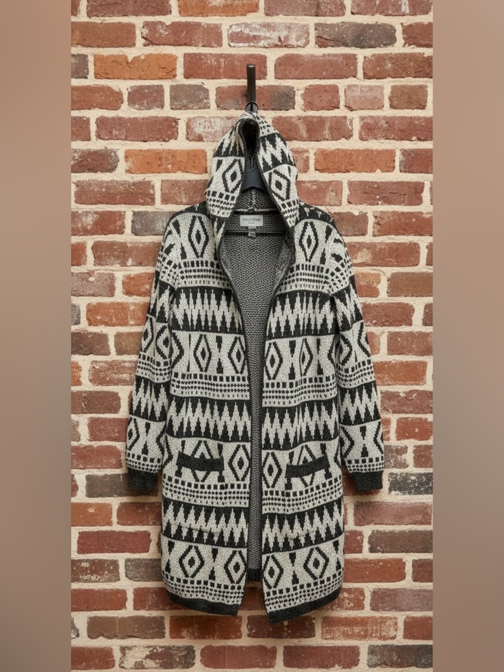 Monteau Los Angeles Black White Aztec Hooded Duster Cardigan Sweater Size S